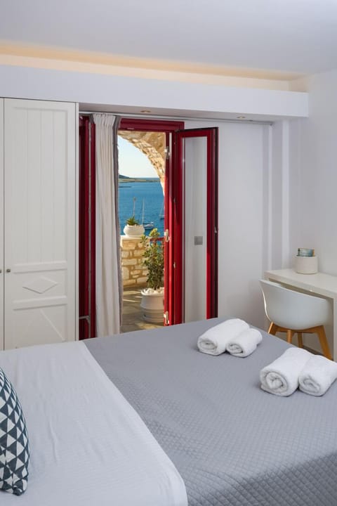 Double Room, Sea View | In-room safe, desk, soundproofing, iron/ironing board