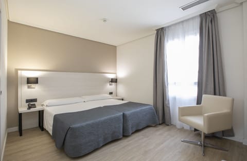 Minibar, in-room safe, desk, laptop workspace