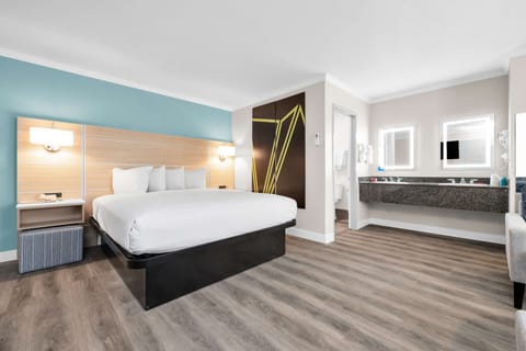 In-room safe, desk, laptop workspace, iron/ironing board