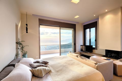 Premium bedding, desk, soundproofing, free WiFi