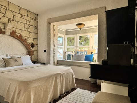 Superior Double Room | Premium bedding, minibar, in-room safe, desk