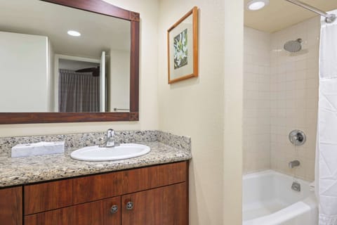 Room, Garden View | Bathroom | Combined shower/tub, eco-friendly toiletries, hair dryer, towels