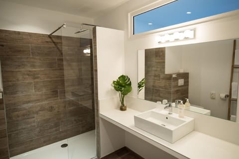 Shower, rainfall showerhead, eco-friendly toiletries, hair dryer