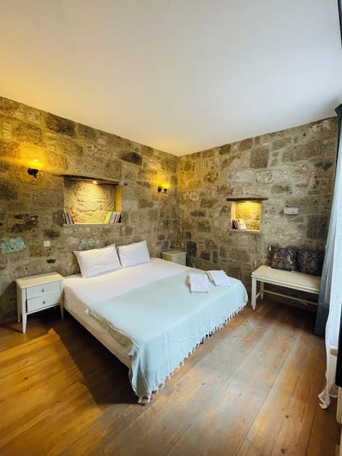 Standard Room, 2 Twin Beds | Hypo-allergenic bedding, individually decorated, individually furnished