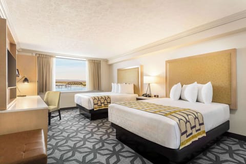 In-room safe, desk, laptop workspace, iron/ironing board