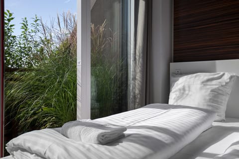 Standard Room, Terrace (Single Use) | Blackout drapes, free WiFi, bed sheets