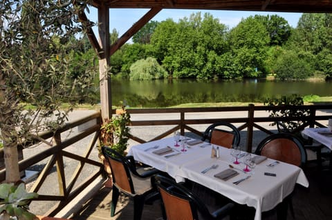 Lunch and dinner served, French cuisine