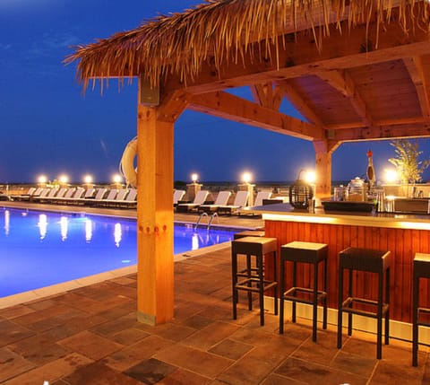 Poolside bar