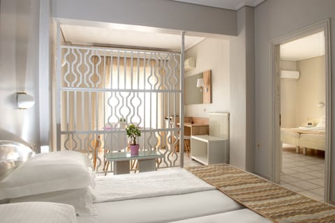 Select Comfort beds, in-room safe, desk, soundproofing