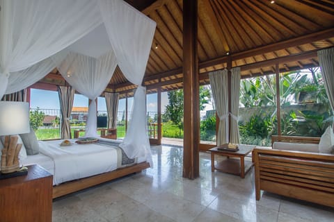 Deluxe One-Bedroom Villa with Rice Field View | Premium bedding, minibar, in-room safe, desk
