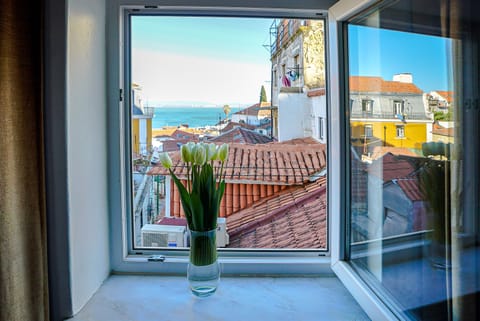 Double Room, River View | Free WiFi, bed sheets
