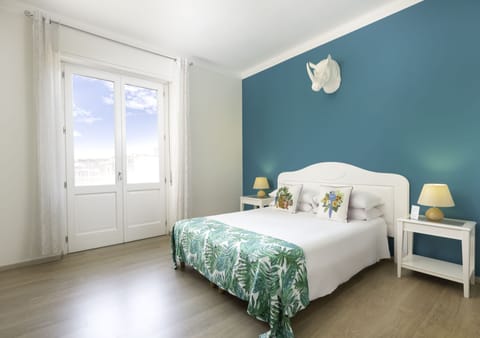 Executive Room | Premium bedding, minibar, desk, soundproofing