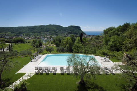 Outdoor pool, pool umbrellas, sun loungers