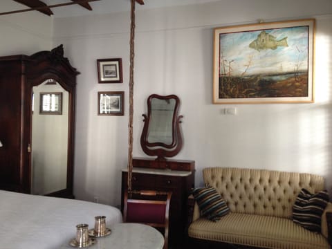 Family Cottage, 2 Bedrooms, Patio, Courtyard View | Individually decorated, individually furnished, free WiFi, bed sheets