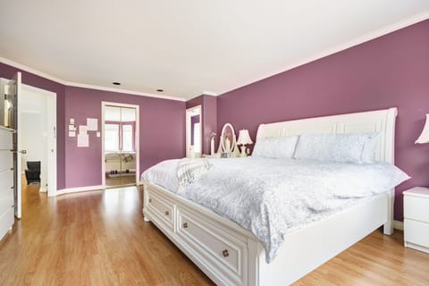 Room, 1 King Bed | Free WiFi, bed sheets