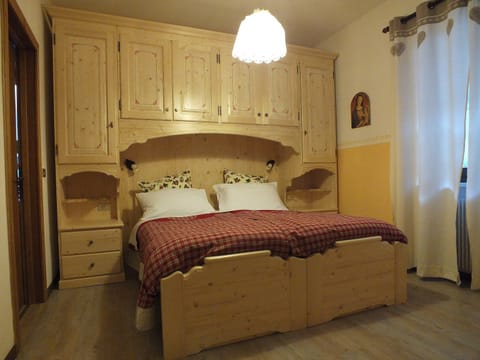 Double or Twin Room, Ground Floor | Desk, free WiFi, bed sheets
