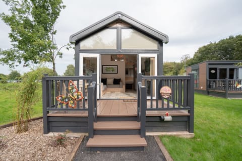 Deluxe Cabin | Terrace/patio