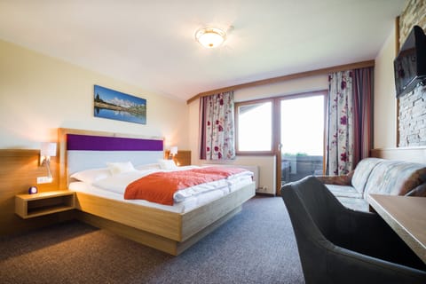 Basic Double Room, 1 Bedroom, Balcony, Mountain View | Down comforters, in-room safe, desk, free WiFi