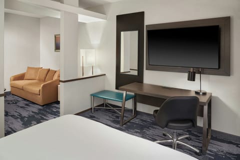 Executive Suite, 1 Bedroom | Premium bedding, desk, blackout drapes, iron/ironing board