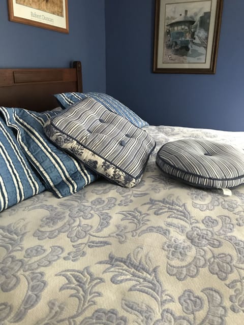 Triple Room, Private Bathroom (Le Colour Bleu) | Premium bedding, iron/ironing board, free WiFi, bed sheets