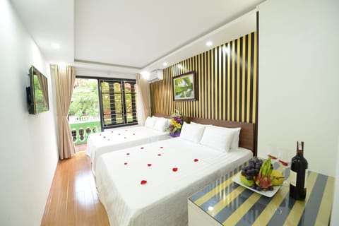 Family Room | Soundproofing, free WiFi