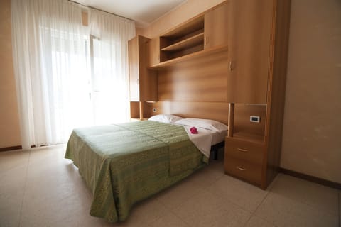 Double or Twin Room | In-room safe, desk, laptop workspace, cribs/infant beds