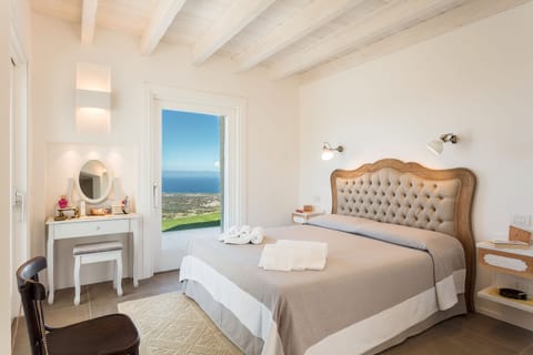 Luxury Villa, Pool Access, Sea View (Stazzo di l'Incantu) | Premium bedding, memory foam beds, minibar, individually decorated