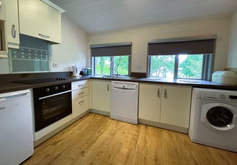 Coffee/tea maker, electric kettle