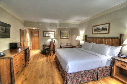 Room, 1 King Bed, Non Smoking, Fireplace | Pillowtop beds, desk, iron/ironing board, free WiFi