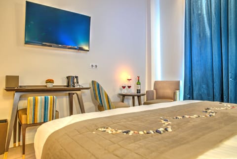 Superior Double or Twin Room | Premium bedding, in-room safe, desk, blackout drapes