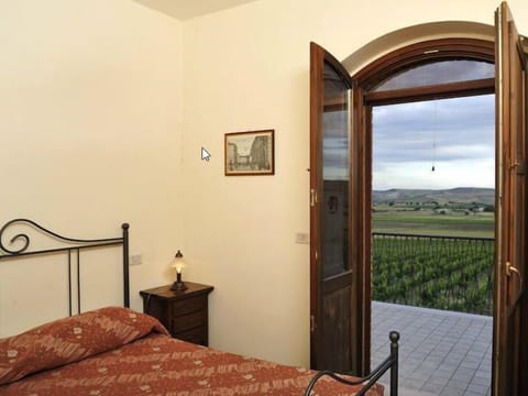 Quadruple Room | Desk, free WiFi, bed sheets