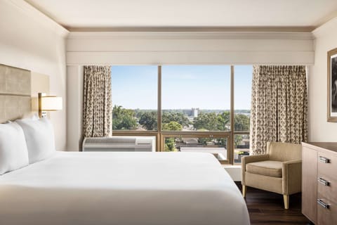 Suite, 1 King Bed, Non Smoking | Premium bedding, in-room safe, desk, laptop workspace