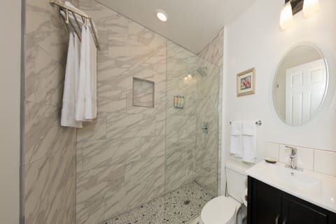 Standard Double Room, 1 Queen Bed, Patio, Garden View | Bathroom | Shower, rainfall showerhead, free toiletries, hair dryer