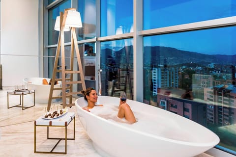 Presidential Suite, 1 King Bed | Bathroom | Combined shower/tub, free toiletries, hair dryer, towels