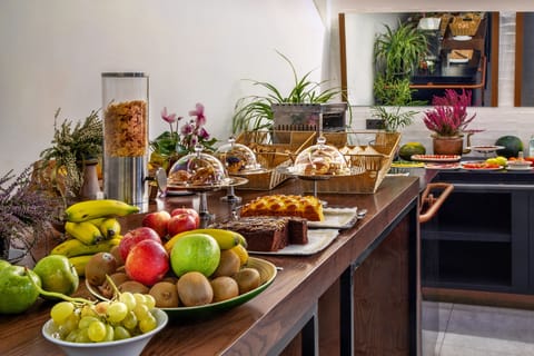 Daily buffet breakfast for a fee