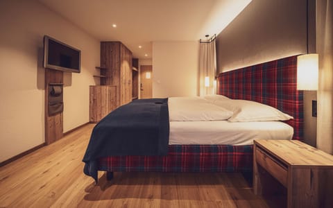 Superior Double Room, Non Smoking | Hypo-allergenic bedding, in-room safe, desk, blackout drapes