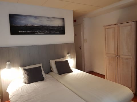 Comfort Double or Twin Room | Desk, cribs/infant beds, rollaway beds, free WiFi