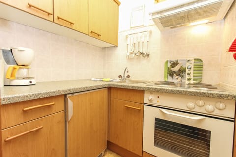Apartment, 1 Bedroom, Balcony | Private kitchen