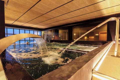 Sauna, steam room, Turkish bath, body treatments, hydrotherapy