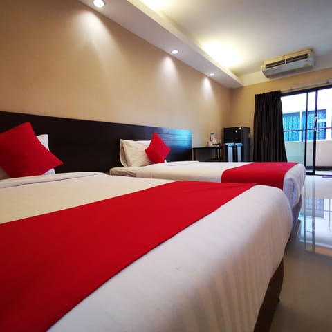 Superior Twin Room | Desk, free WiFi