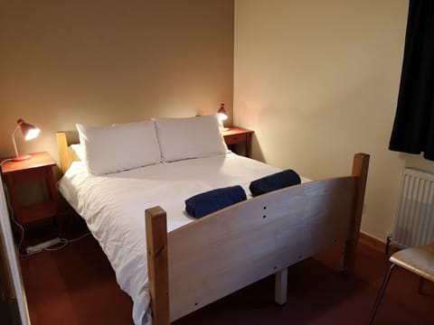 Double Room, Ensuite | Iron/ironing board, free WiFi, bed sheets