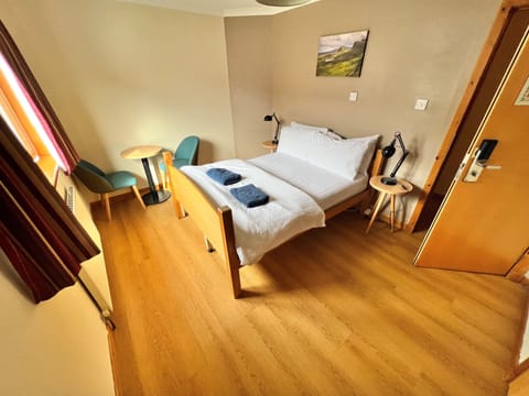 Double Room, Ensuite | Iron/ironing board, free WiFi, bed sheets