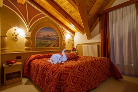 In-room safe, desk, cribs/infant beds, free WiFi