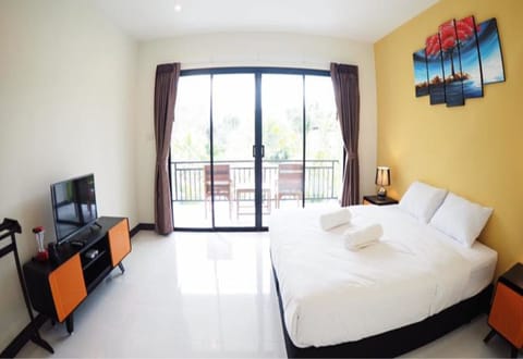 Standard | Desk, blackout drapes, free WiFi, bed sheets