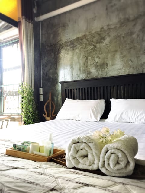 Queen Room with Balcony and Private Bathroom | Iron/ironing board, free WiFi, bed sheets