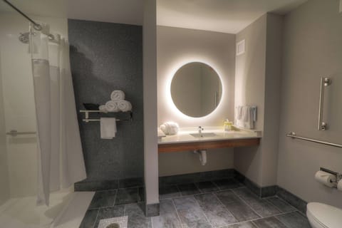 Shower, free toiletries, hair dryer, towels