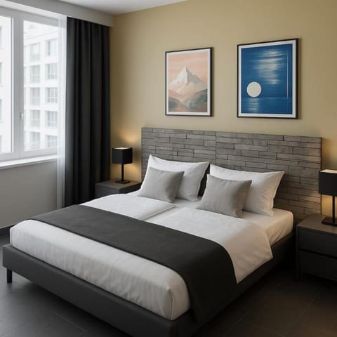 Classic Double Room | Minibar, in-room safe, desk, soundproofing