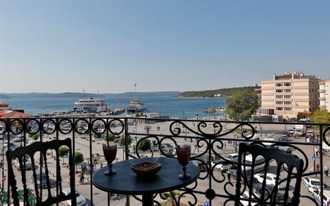 Deluxe Room, Balcony, Sea View | Balcony
