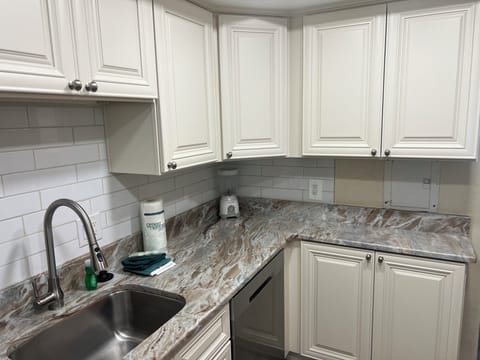 Studio (CAM-S) | Private kitchen | Full-size fridge, microwave, oven, stovetop