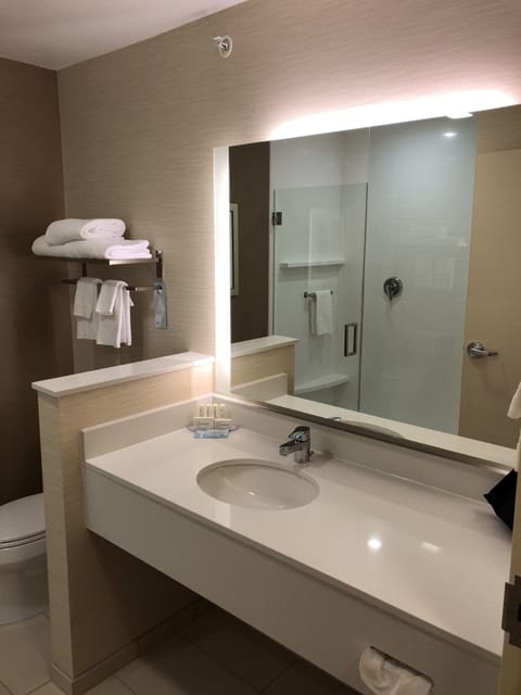 Premium bedding, pillowtop beds, in-room safe, desk